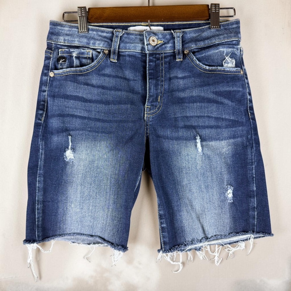 KanCan Distressed Bermuda Denim Shorts Medium Wash Raw Hem KC8578D Size 5 26
